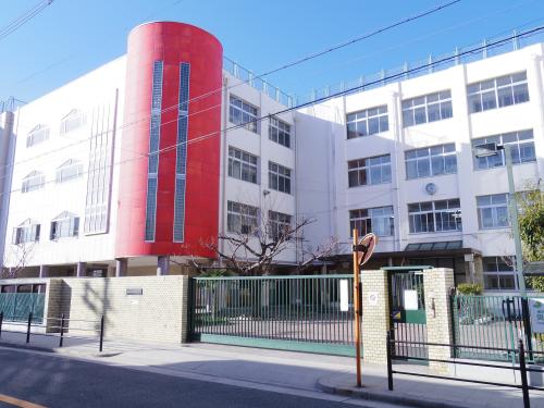 ラ・ヴィ・アン・フルール  小学校