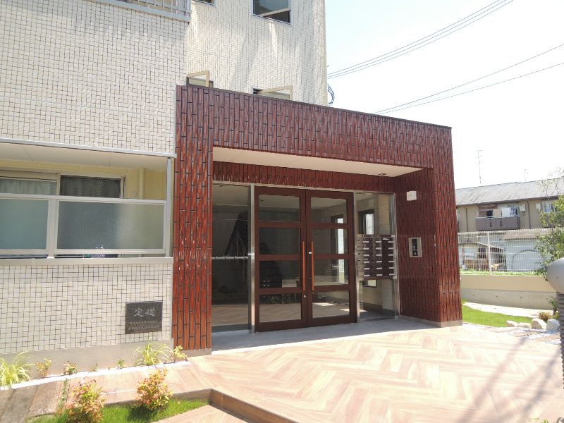 ラフィーネ久宝寺 エントランス