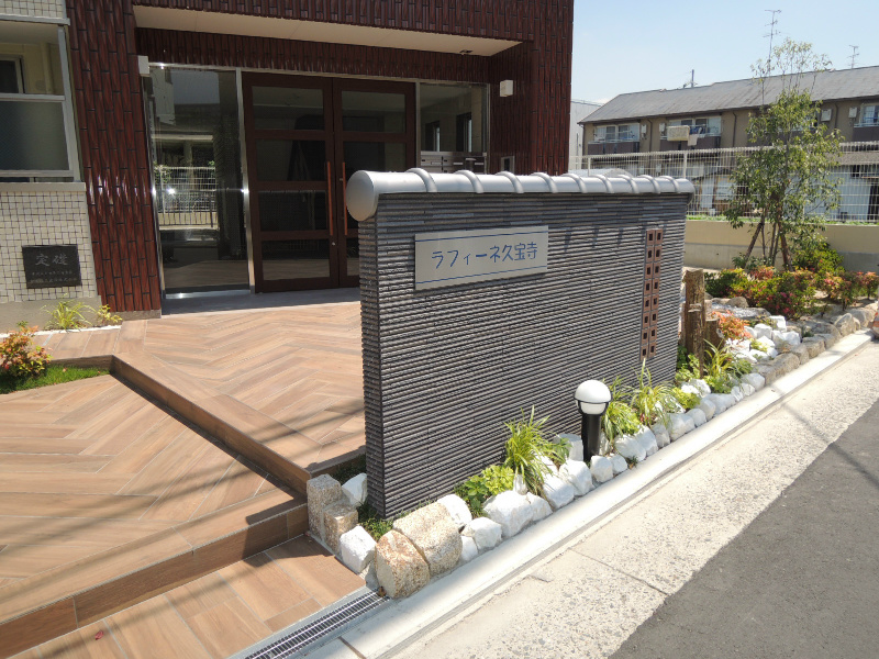 ラフィーネ久宝寺 エントランス