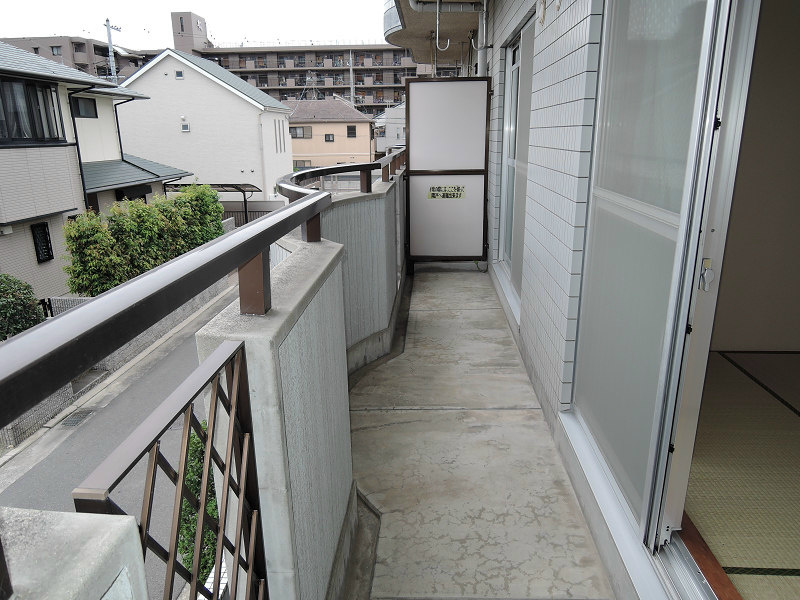 大阪府八尾市東山本町８丁目6-37 ベランダ