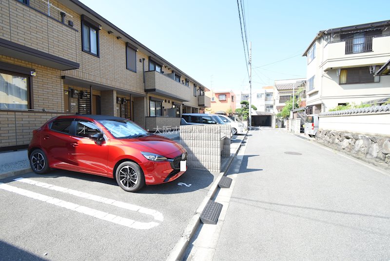 プルメリア 駐車場