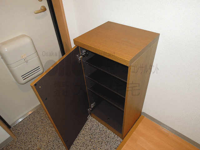 大阪府八尾市光町２丁目16 玄関