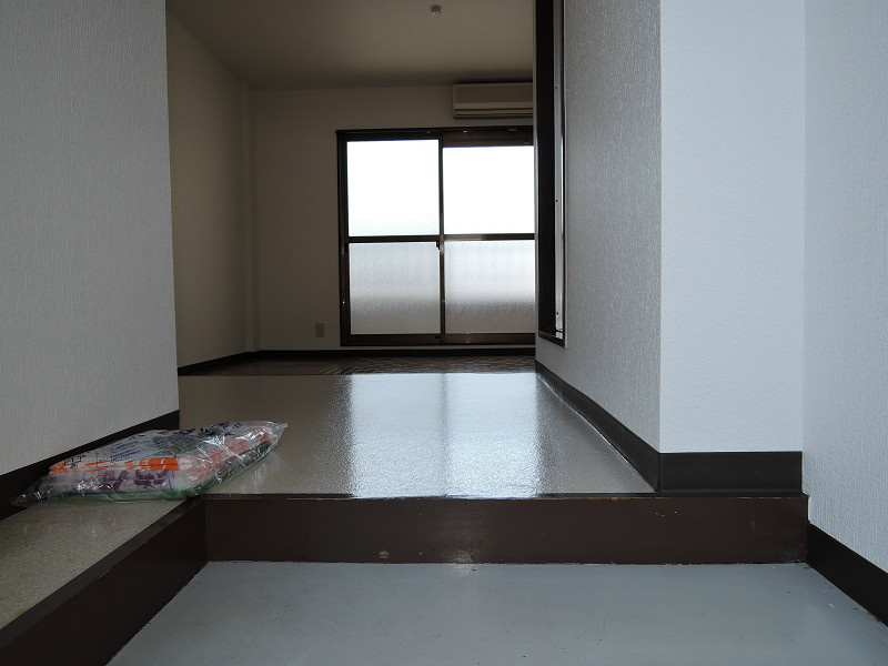 春日町西田マンション 玄関