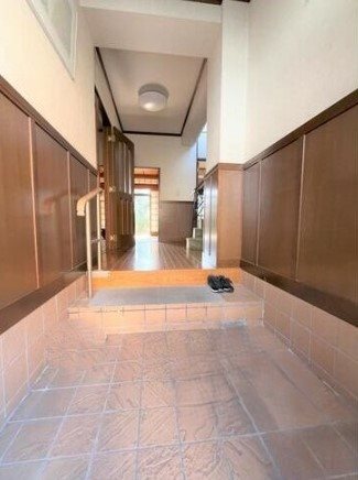 八尾市南本町２丁目戸建 玄関