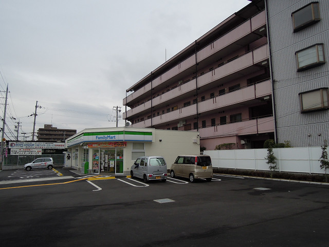 Tom’s garage  コンビニ