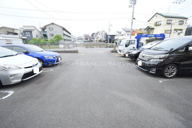 メゾン・ド・リズ 駐車場