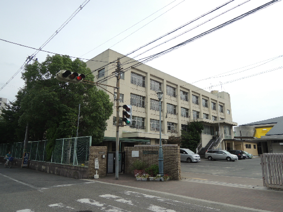 柏原ファミリーハイツ 中学校