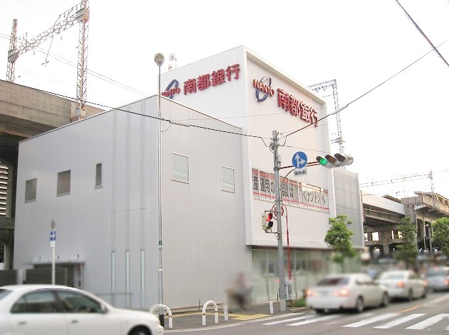 エストレヤ荒川 銀行
