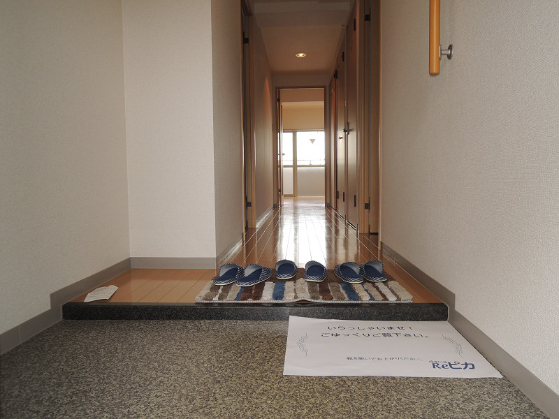 グラシア　久宝園（A3タイプ） 玄関