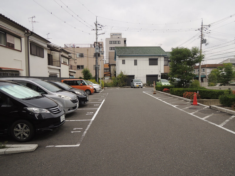 グラシア　久宝園（A3タイプ） 駐車場