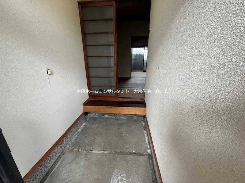 石田文化 玄関