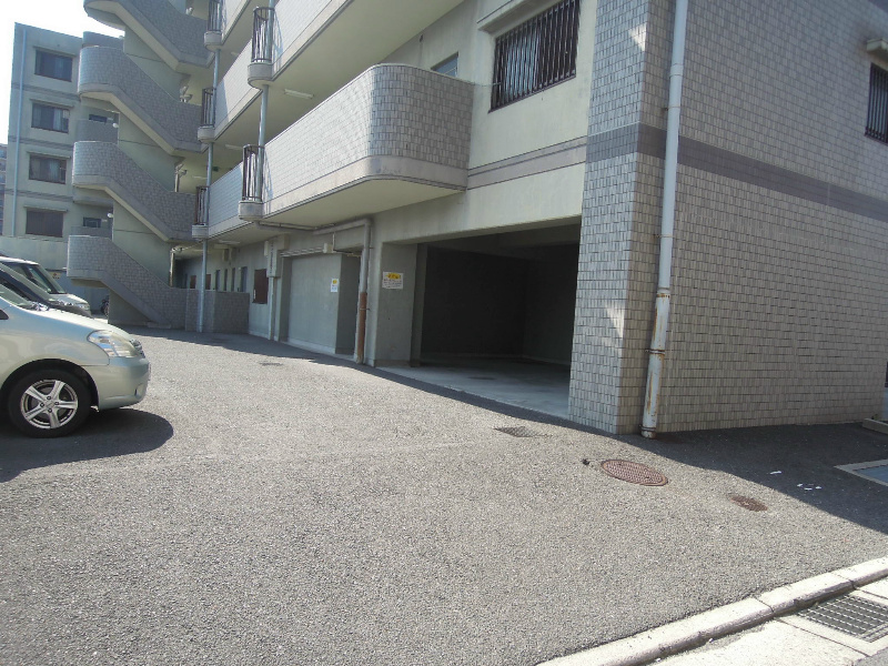 パレーシャル21  駐車場