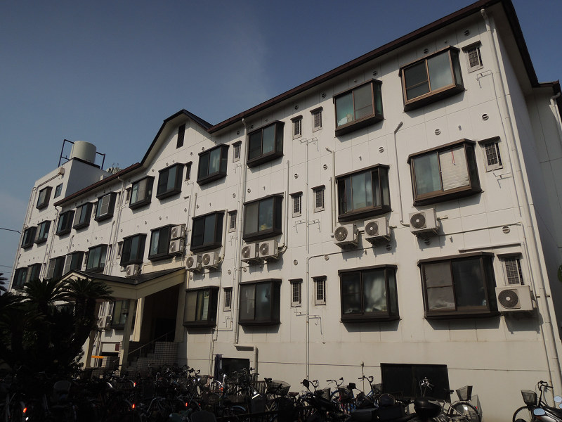 ロイヤル柏原 外観