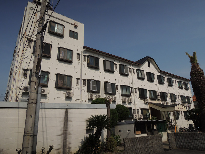 ロイヤル柏原 外観
