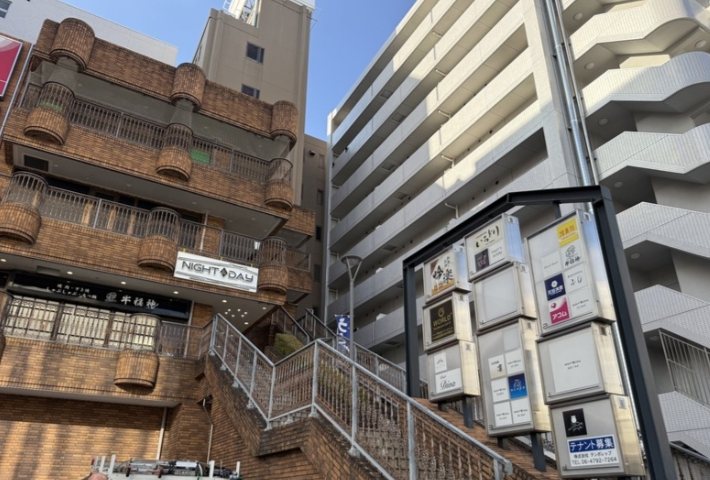 リアライズ近鉄八尾駅前ビル（旧ナイト＆デイビル） ベランダ