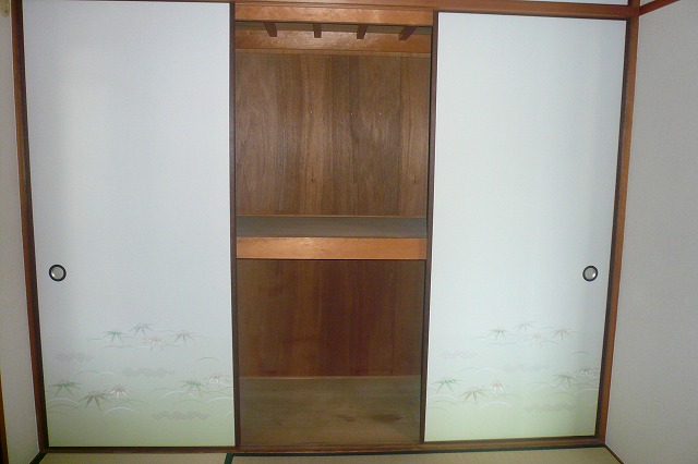 リフレ川西 収納
