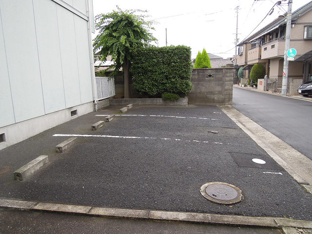 ココレスポア 駐車場