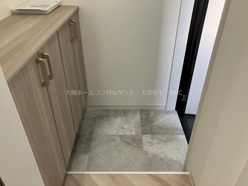 リビングライフ八尾山本 玄関