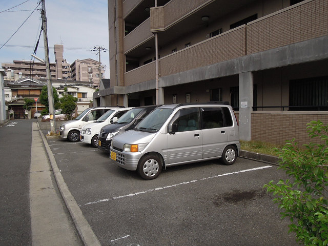 アビタシオン岸田  駐車場