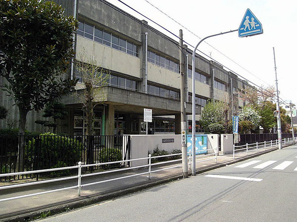 アビタシオン岸田  小学校