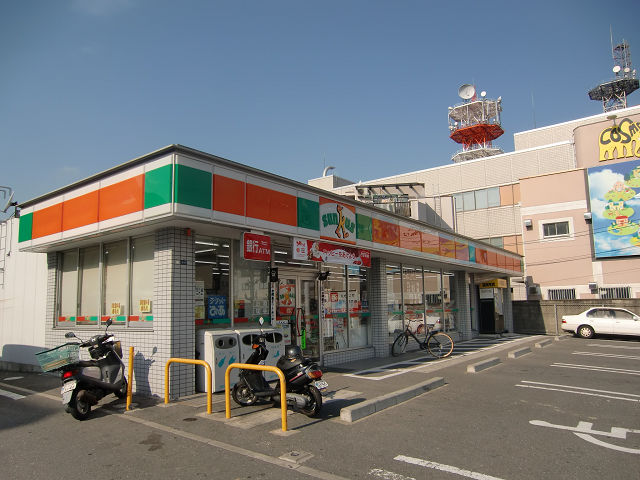 メゾンプチチェリー コンビニ