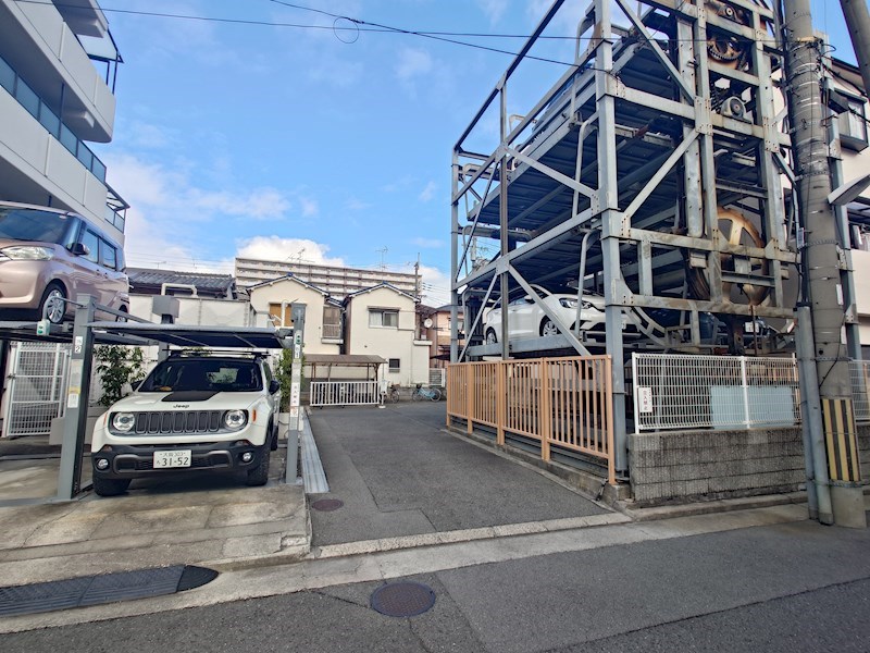 グランドパレス八尾 駐車場