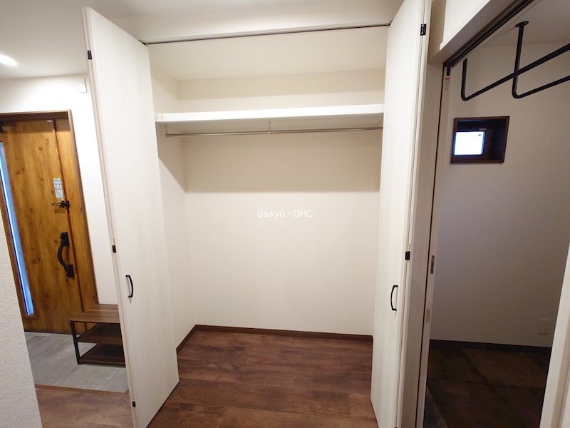 山本町南1丁目戸建 玄関