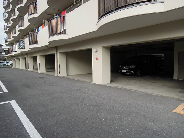 ピアパーク美園  駐車場