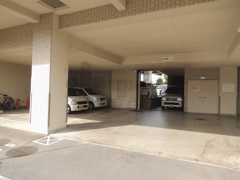 リバーサイド金岡五番館 駐車場
