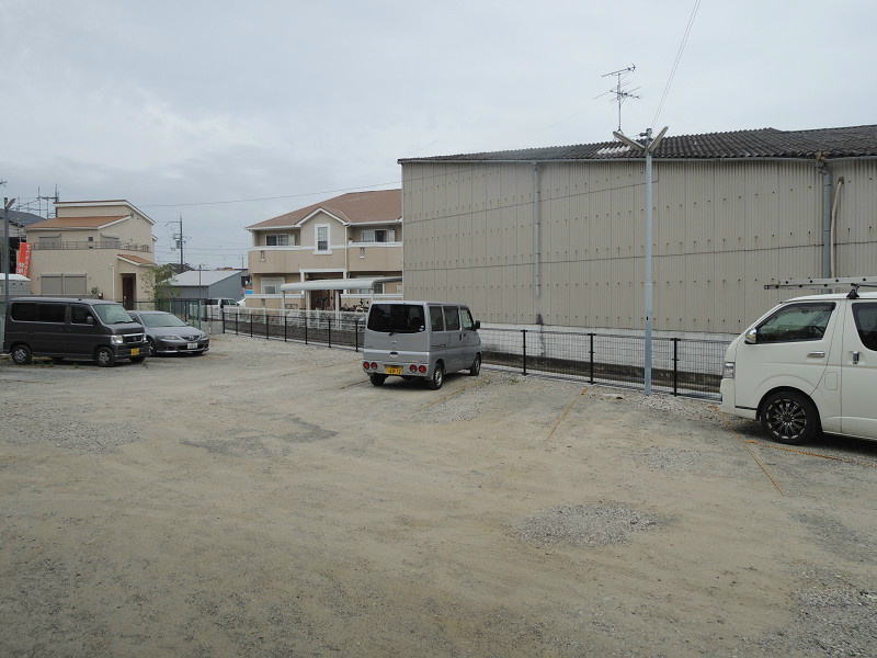 小畑コーポラスA棟 駐車場