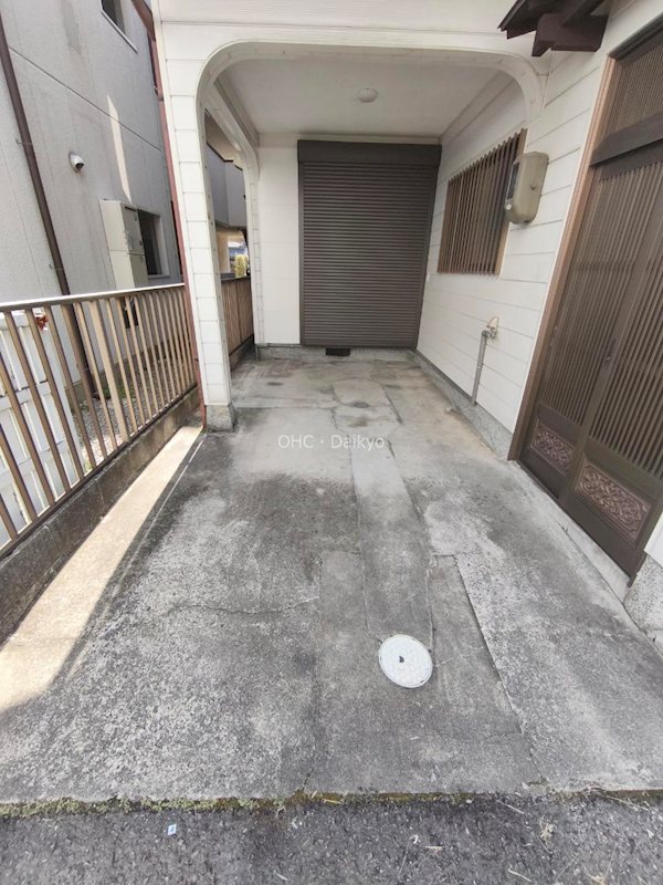 山本町北７丁目戸建て 駐車場