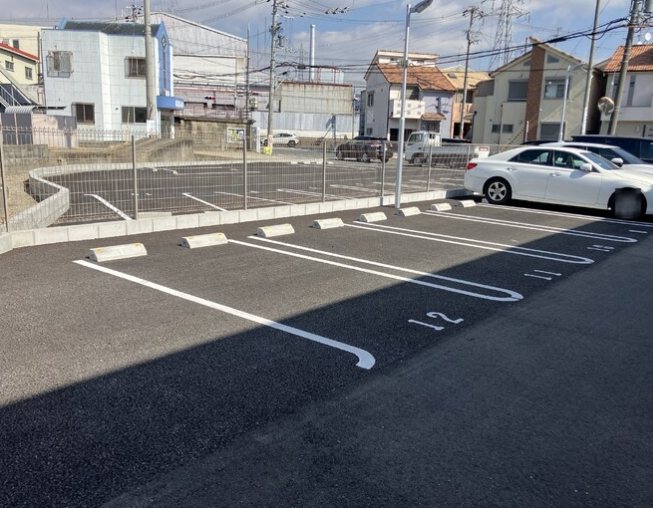 メゾン・ド・五条宮 駐車場