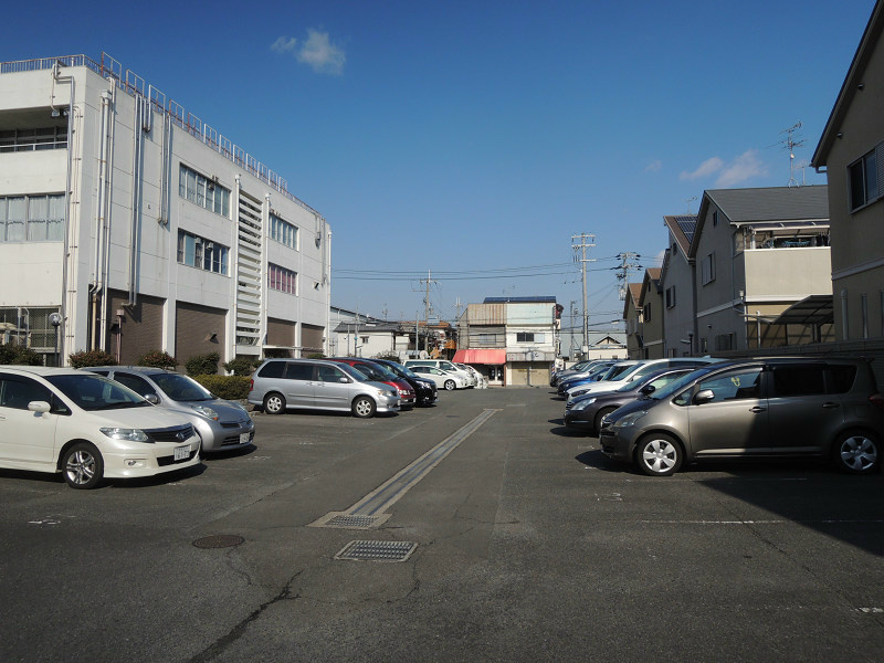 エムテック八尾 駐車場