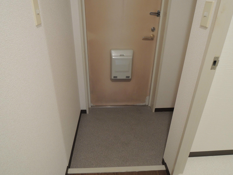 エムテック八尾 玄関