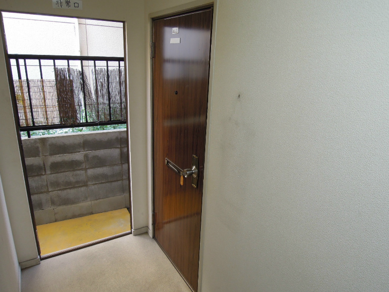 くすの木ハイツ 玄関