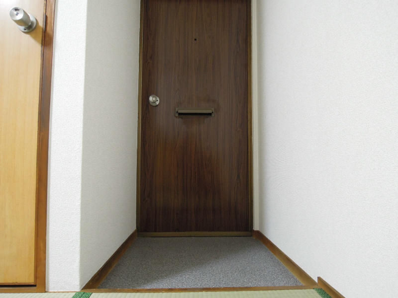 くすの木ハイツ 玄関