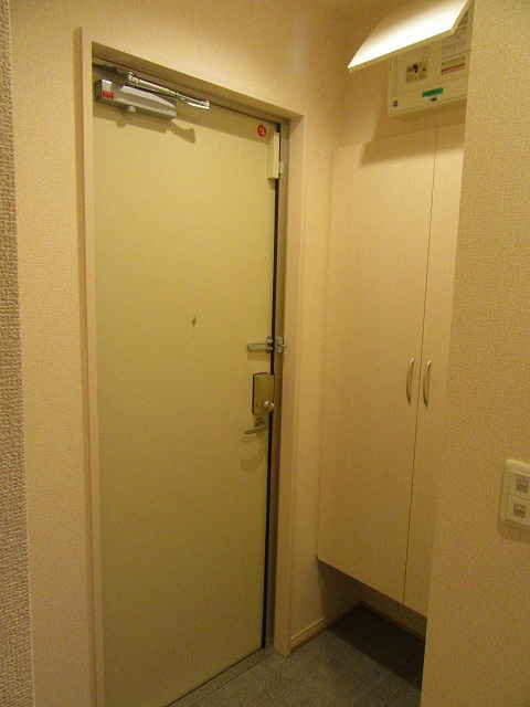 クローバー友井 玄関
