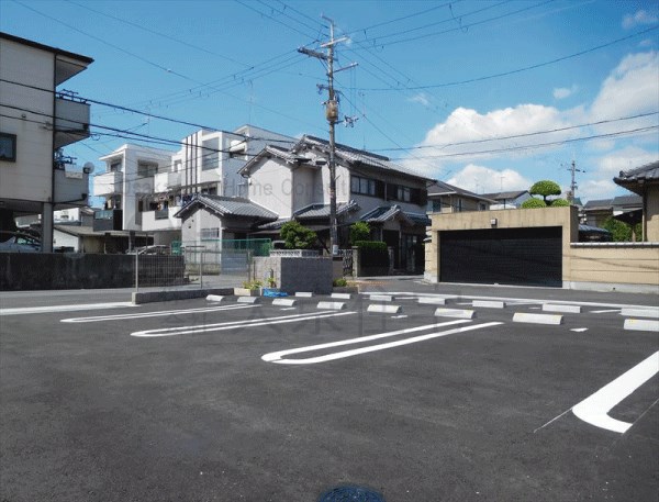 ヴェルデ　ブリッサⅢ 駐車場