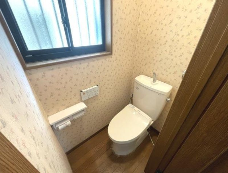 東久宝寺１丁目戸建 トイレ