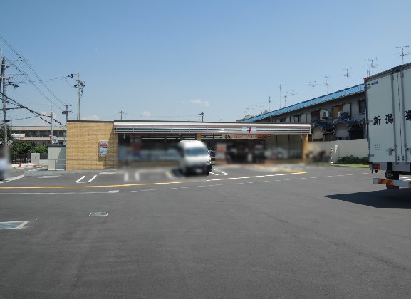 東久宝寺１丁目戸建 コンビニ