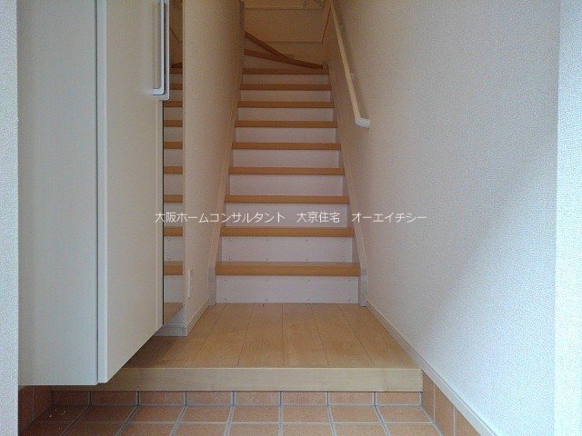 ローレル志紀 玄関