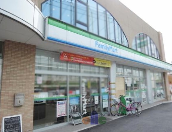 シャーメゾン　シャルム本町 コンビニ