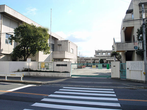 エスト（EST） 中学校