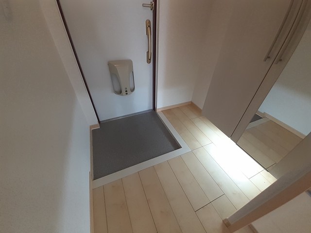 ラージ 玄関