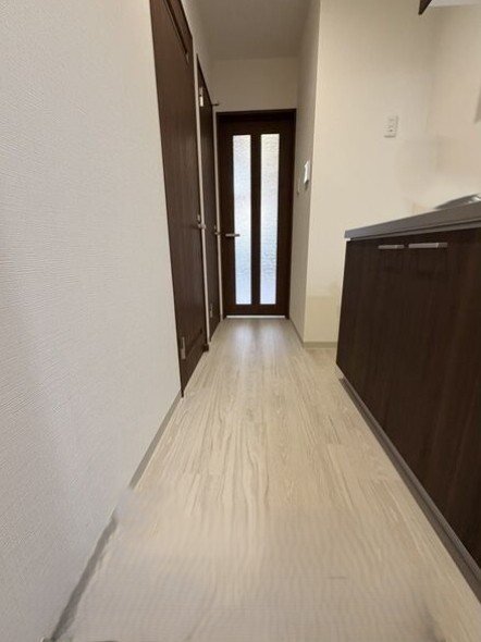 クレスト高安 玄関