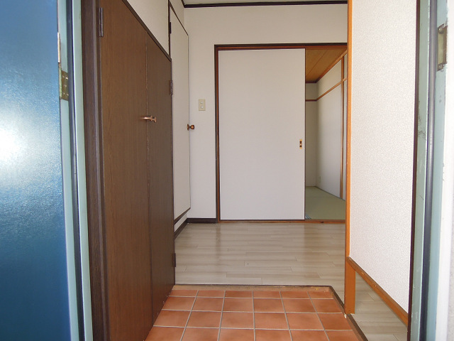 プレアール山城 玄関