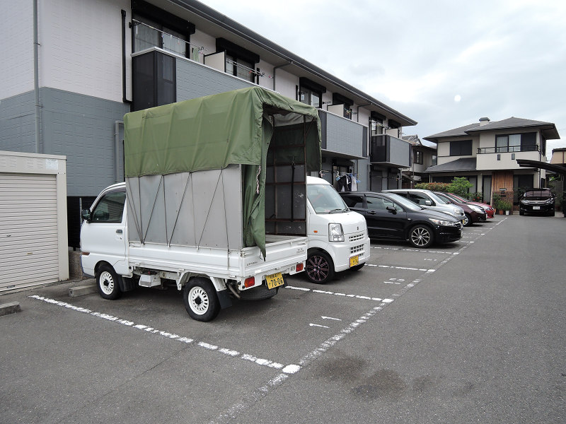 ワン　トゥリー　ヒル 駐車場