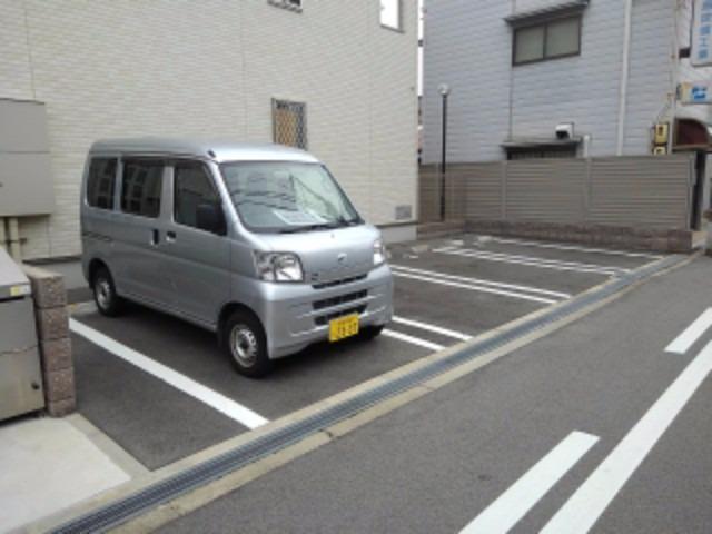 リヴァプ－ル 駐車場