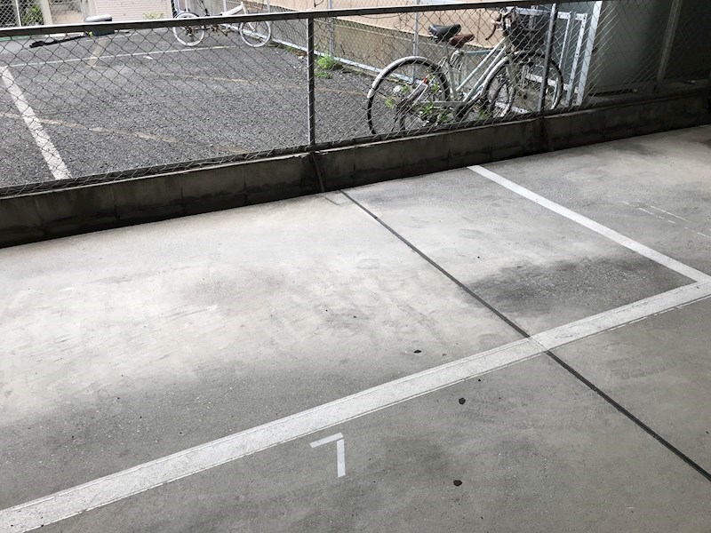 エクラ平野 駐車場