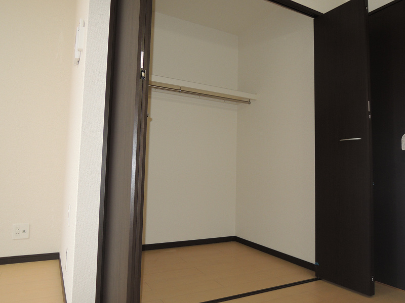 フジパレス駒林 収納